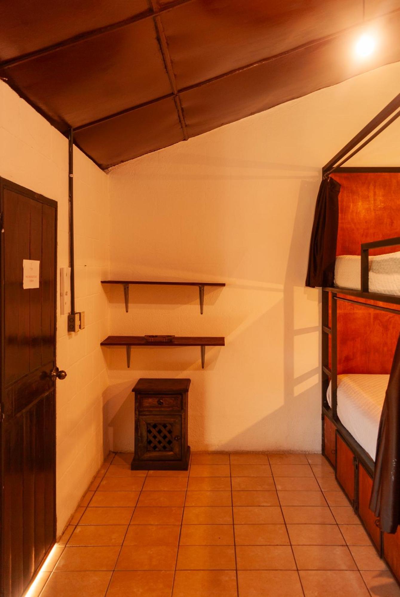 Tzunun Hostel Antigua Екстериор снимка