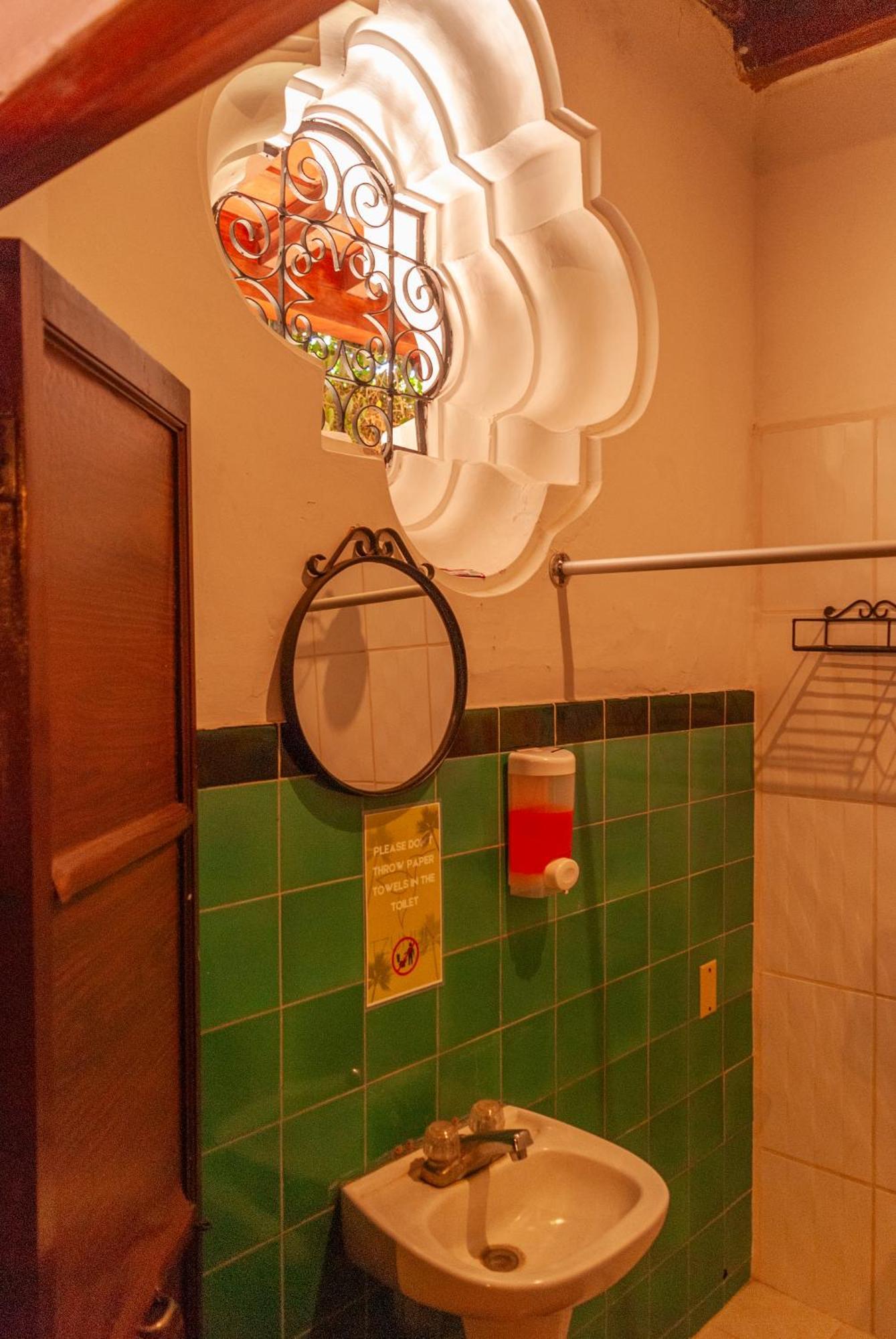 Tzunun Hostel Antigua Екстериор снимка