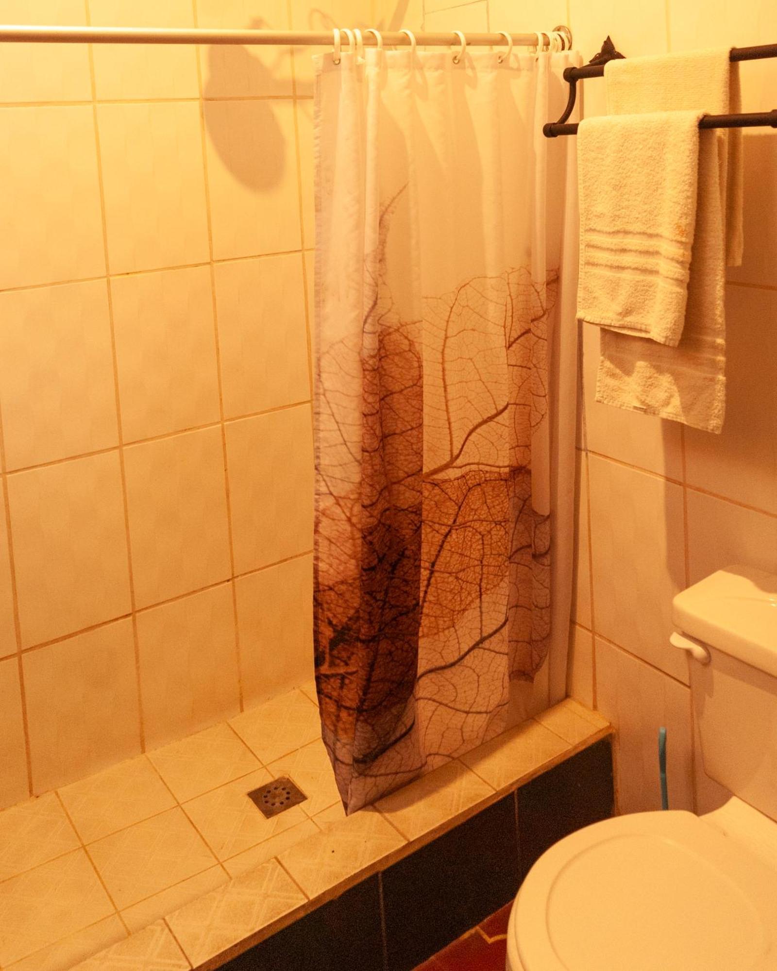 Tzunun Hostel Antigua Екстериор снимка