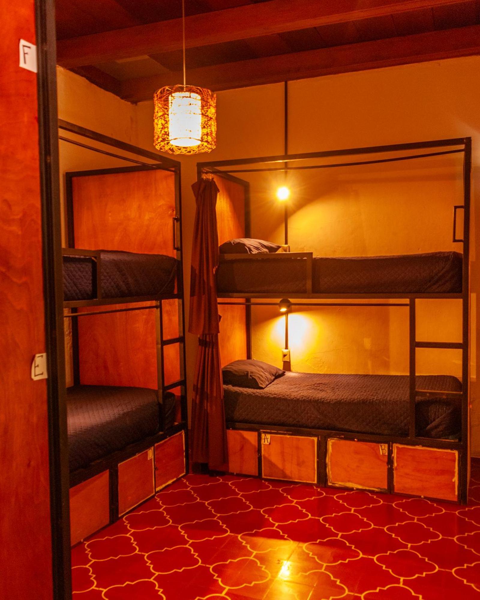 Tzunun Hostel Antigua Екстериор снимка