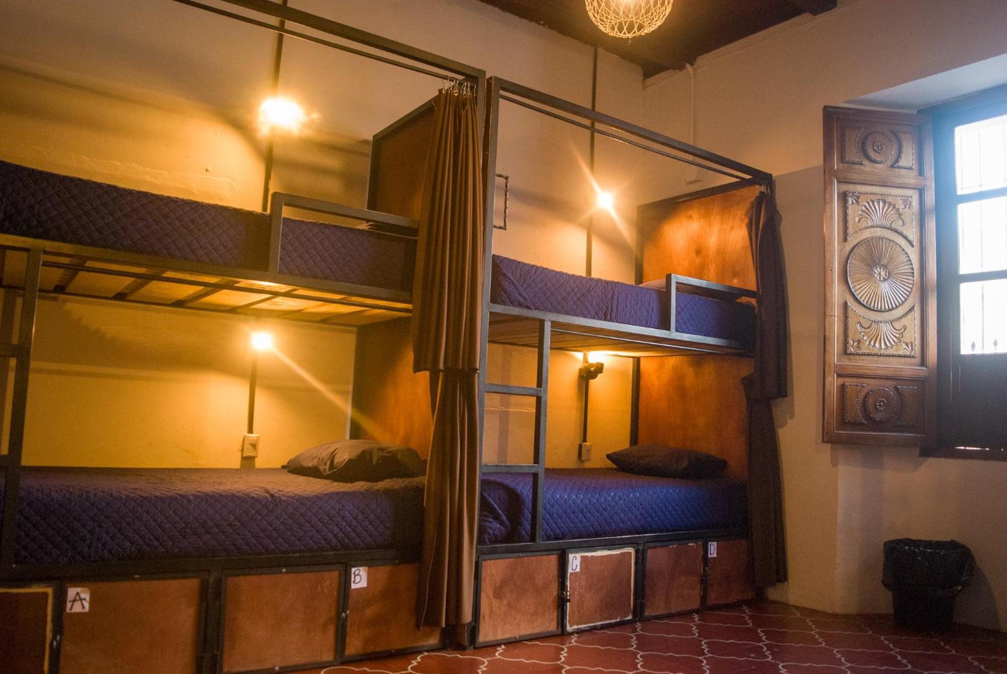 Tzunun Hostel Antigua Екстериор снимка