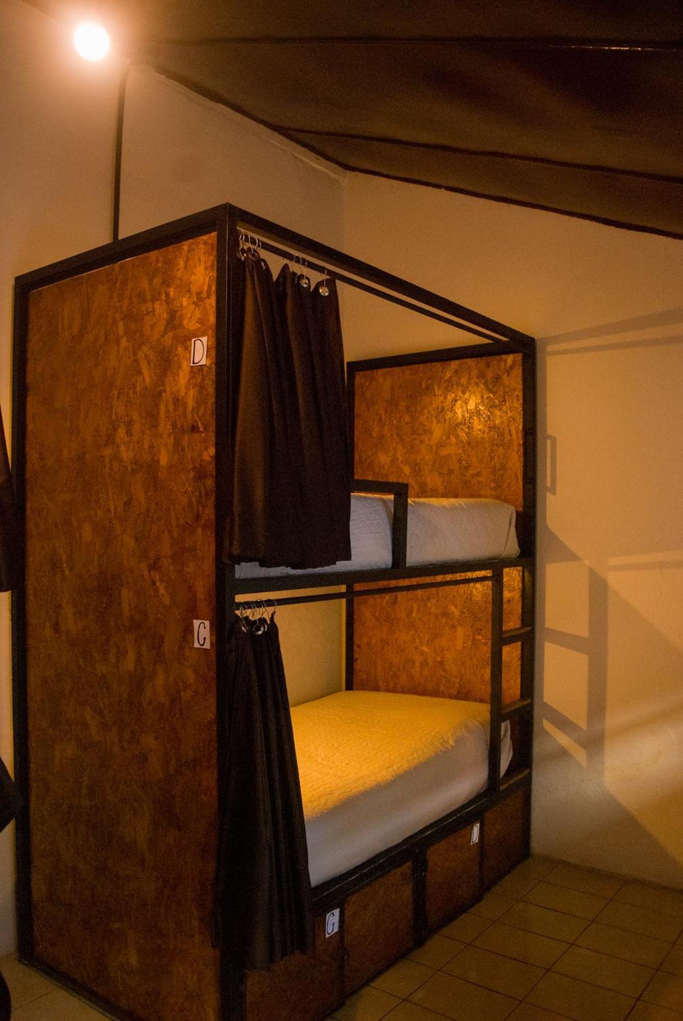 Tzunun Hostel Antigua Екстериор снимка