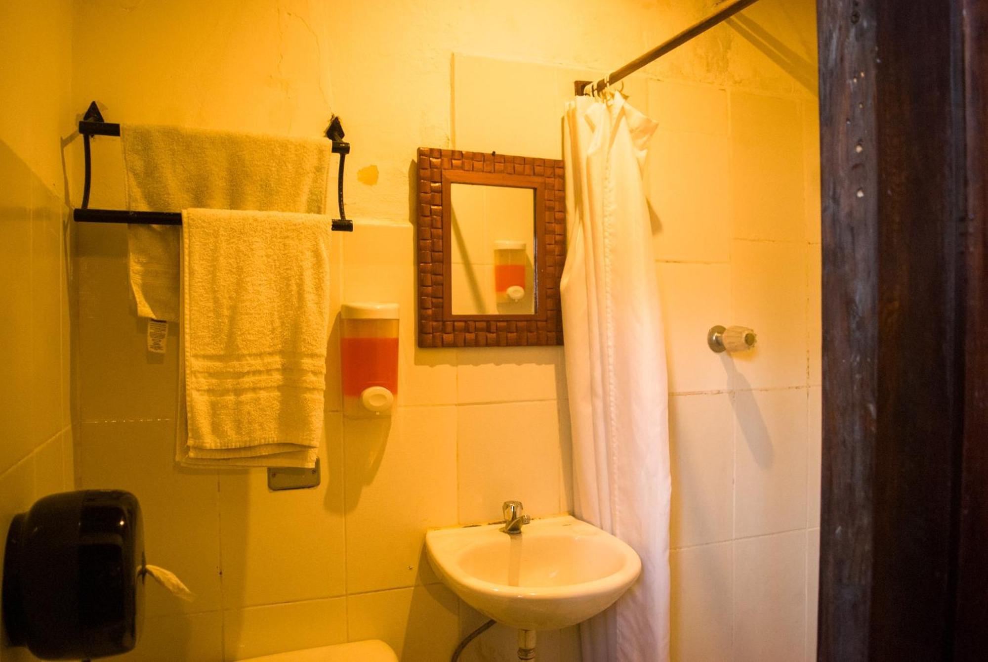 Tzunun Hostel Antigua Екстериор снимка