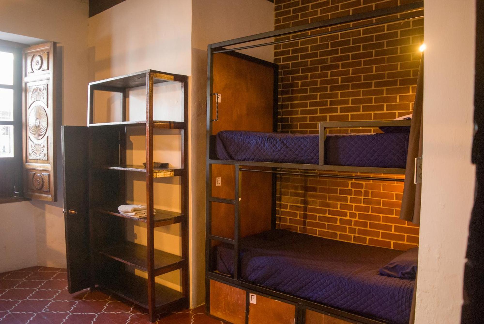 Tzunun Hostel Antigua Екстериор снимка