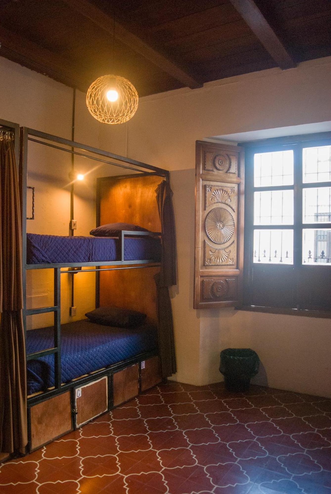 Tzunun Hostel Antigua Екстериор снимка