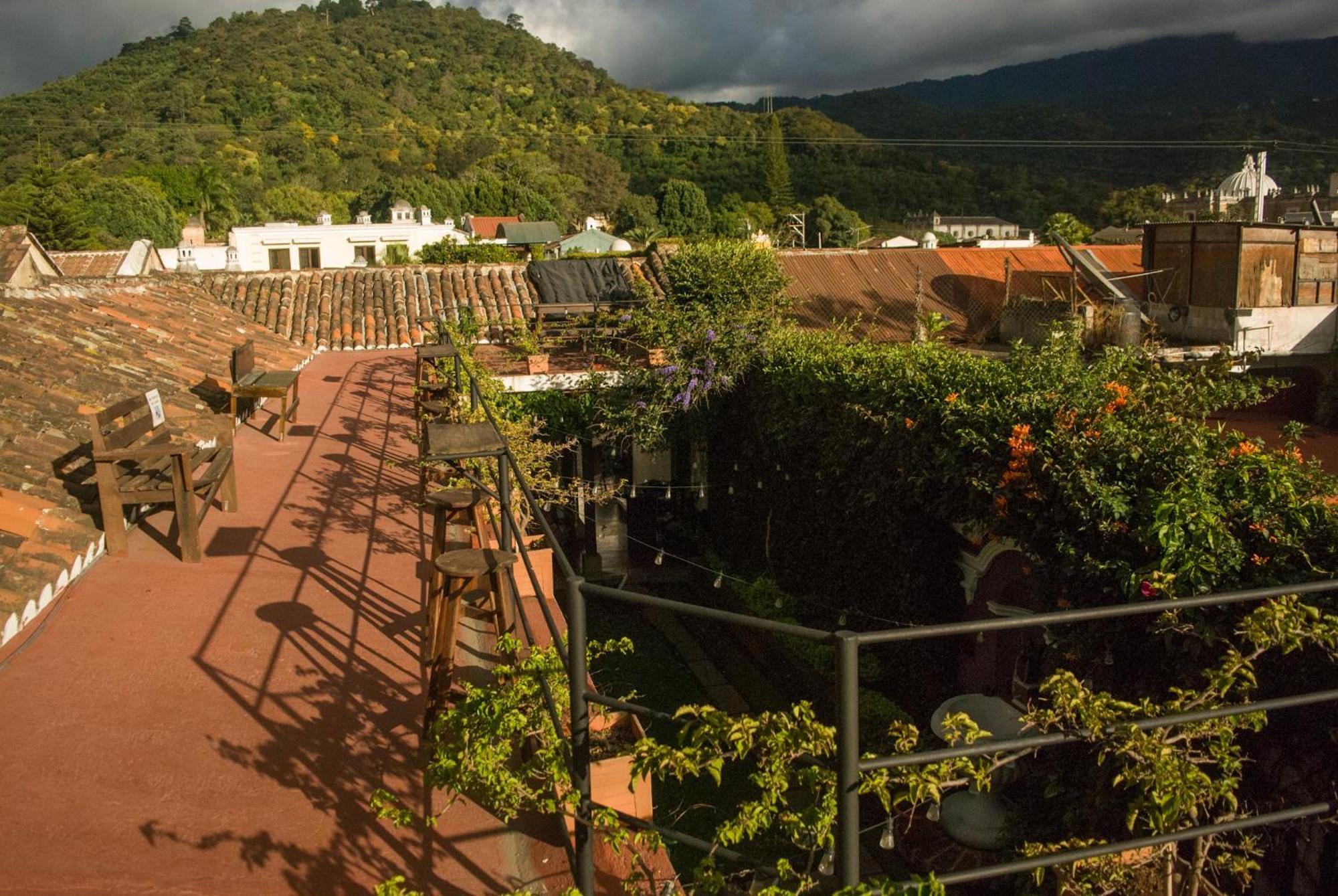 Tzunun Hostel Antigua Екстериор снимка