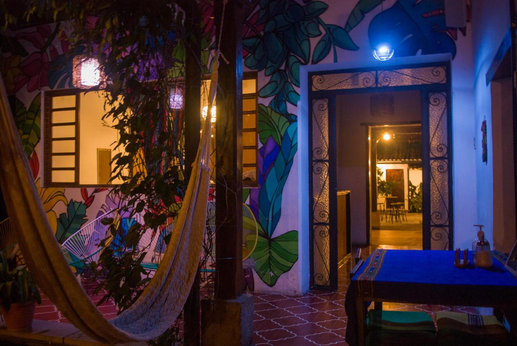 Tzunun Hostel Antigua Екстериор снимка